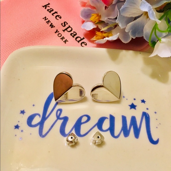 KATE SPADE ♠️ HERITAGE SPADE HEART STUDS EARRINGS - Picture 6 of 8